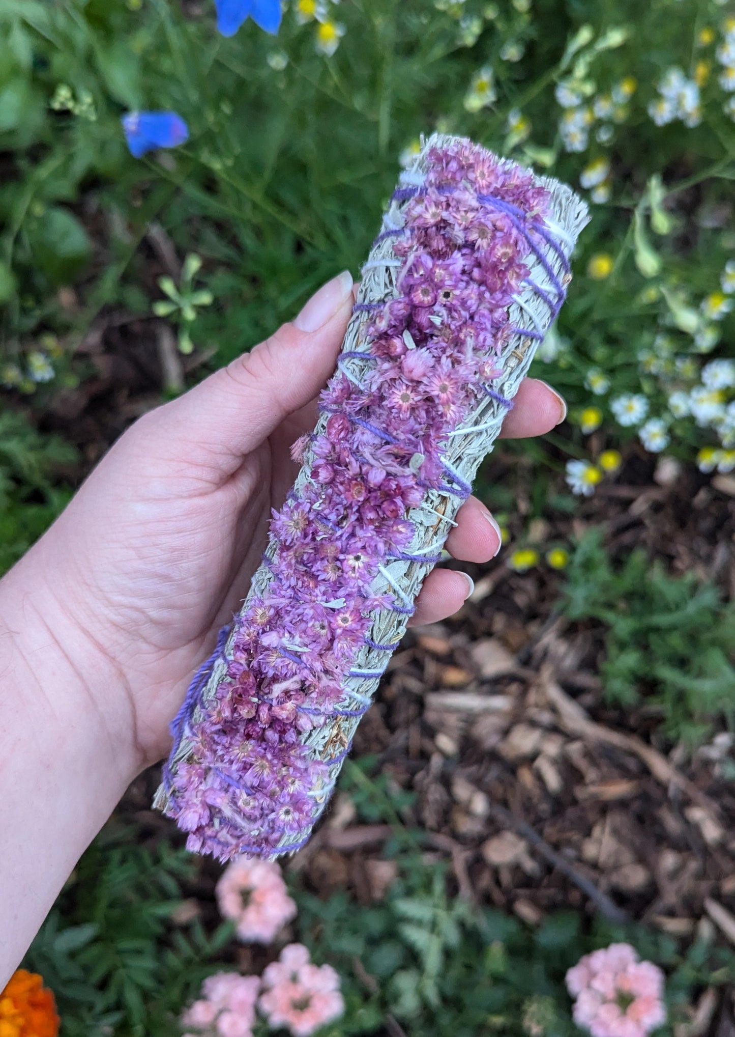 Bâton de purification - Sauge bleu avec fleurs mauves