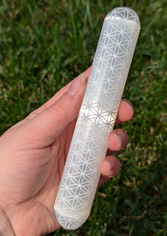Sélénite (satin spar) Wand - Fleur de vie (flower of life)