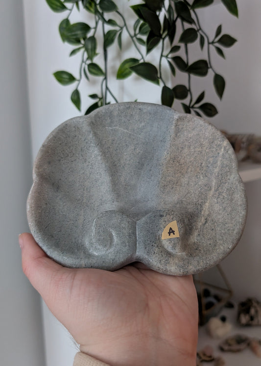 Petite assiette stéatite (Soapstone) - Coquillage
